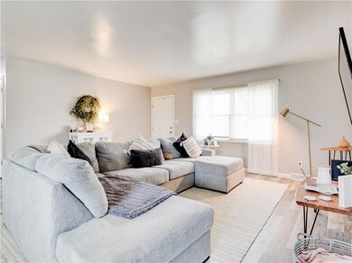 2710 Wedgewood Dr, Columbus, IN 47203 - photo 5