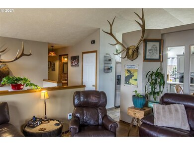 427 SW 30th Ct, Troutdale, OR 97060 - photo 5