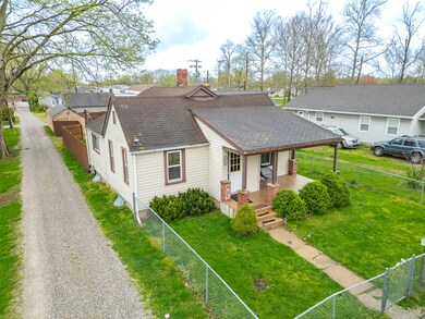 272 N Ross St, Columbus, IN 47201 - photo 5