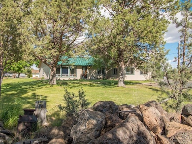 62570 Dixon Loop, Bend, OR 97701 - photo 2