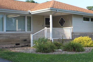 305 E Mulberry St, Converse, IN 46919 - photo 2