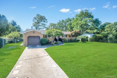 412 No Tree Rd, Centereach, NY 11720 - photo 2