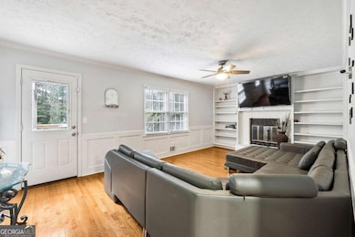 1118 Saybrook Cir NW, Lilburn, GA 30047 - photo 4