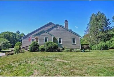 69 Laurelwood Dr, Hopedale, MA 01747 - photo 3