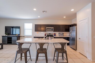 Eat-In Kitchen