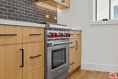 14535 Killion St, Sherman Oaks, CA 91411 - photo 5