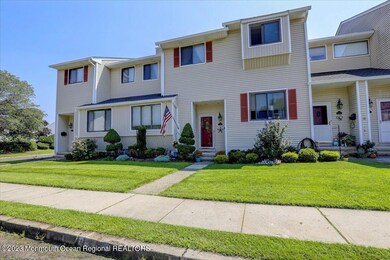 367 Middlewood Rd, Middletown, NJ 07748 - photo 2