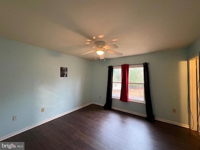 2000 English Oak Ct, Waldorf, MD 20601 - photo 2