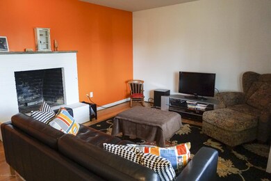 006_Living Room