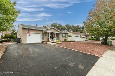 135 Castleton Dr, Toms River, NJ 08757 - photo 3