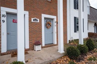 4745 Chestnut Ridge Rd unit 12, Buffalo, NY 14228 - photo 3