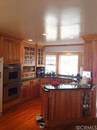Remodeled kitchen that's open to the dining & livi