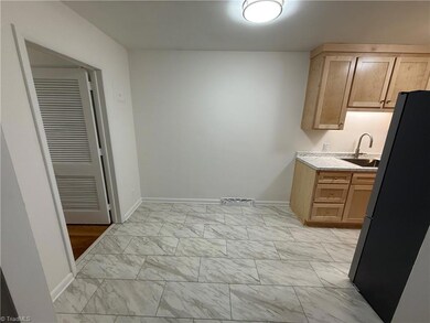 1608 W Northwest Blvd unit A, Winston Salem, NC 27104 - photo 5