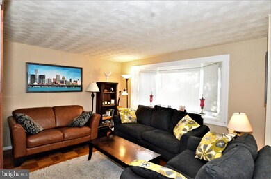 1008 Circle Dr, Halethorpe, MD 21227 - photo 5