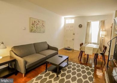 256 S Alder St, Philadelphia, PA 19107 - photo 3