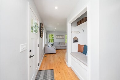 21 Esther St, Cranston, RI 02920 - photo 3