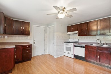 3 Alameda Dr, Carpentersville, IL 60110 - photo 4