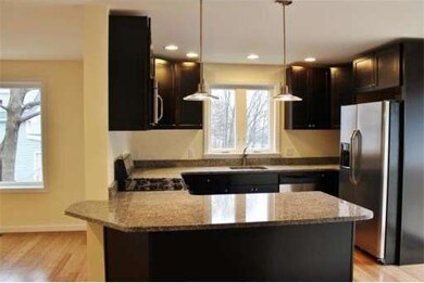 237 3rd St unit B, Lowell, MA 01850 - photo 5