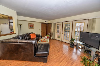 625 Quincy Bridge Ln unit 201, Glenview, IL 60025 - photo 5
