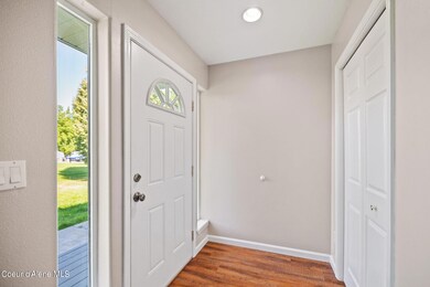 49-web-or-mls-1301-n-forsythia-cir