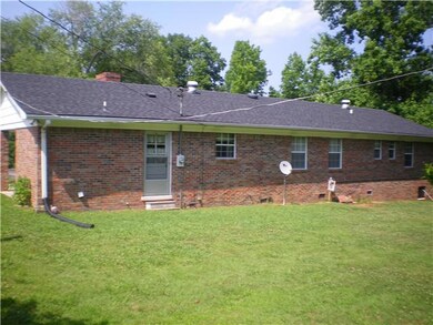 121 Flower St, Linden, TN 37096 - photo 5