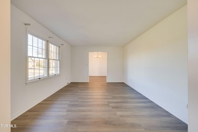 107 Mountain View Cir, Piney Flats, TN 37686 - photo 6