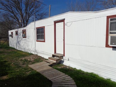 910 Bunton Ln unit B, Kyle, TX 78640 - photo 5