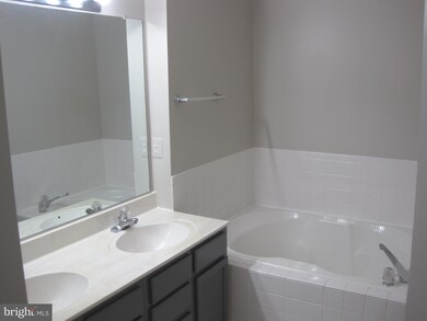 8315 Duck Hawk Way unit 72, Lorton, VA 22079 - photo 7