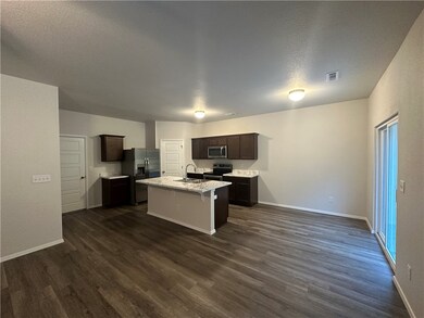 Move in Ready! Actual photo!