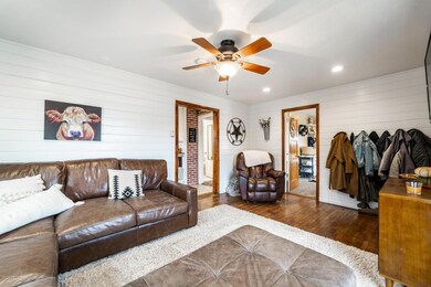 6_Living-Room_1800x1200_3599762