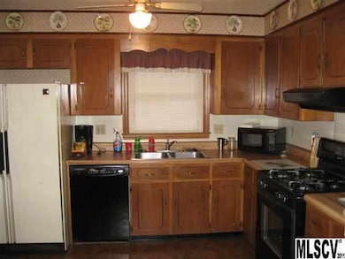 625 Colonial Dr, Statesville, NC 28625 - photo 2