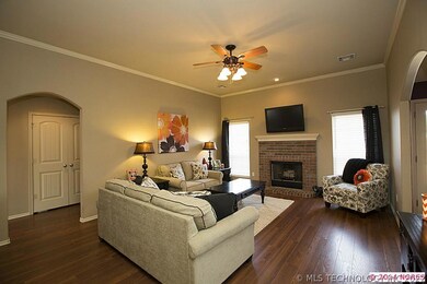 1315 E 146th St, Glenpool, OK 74033 - photo 4