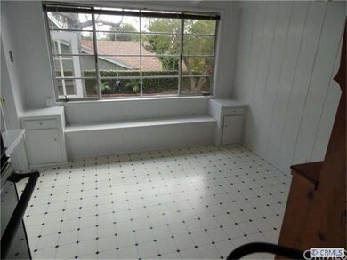 Breakfast nook with built-in seating!