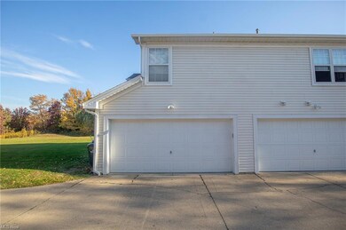 23131 Grist Mill Ct unit 29B, Olmsted Falls, OH 44138 - photo 5