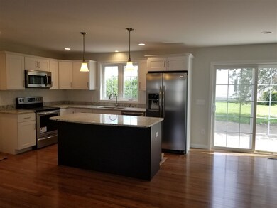 11 Garfield St, Manchester, NH 03103 - photo 4