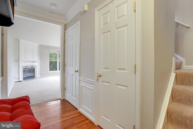 21850 Elkins Terrace unit 302, Sterling, VA 20166 - photo 5