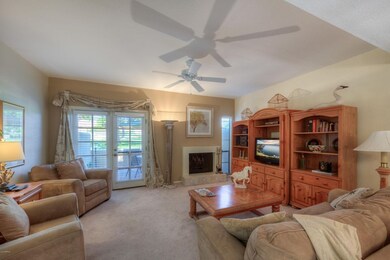 004_Living Room