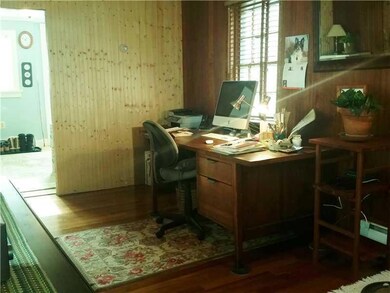 Studio/Study/Office.
