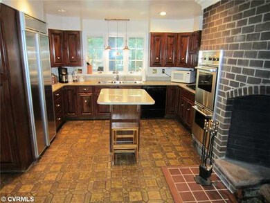 Kitchen - Impressive Gourmet Kitchen with Gorgeous