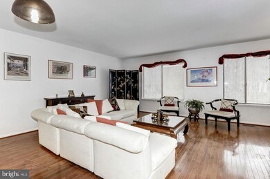 6926 Cipriano Woods Ct, Lanham, MD 20706 - photo 7