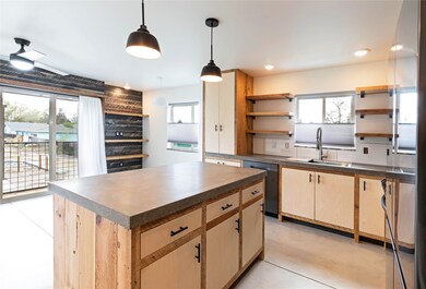 967 Kemp St, Missoula, MT 59801 - photo 3