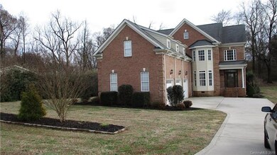 Nicely landscaped and well maintained, Brick with vinyl trim