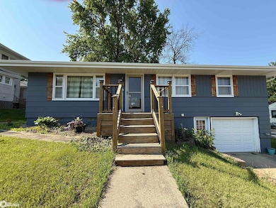 911 Broadway St, Audubon, IA 50025 - photo 3