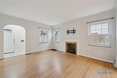 916 W Gramercy Ave, Toledo, OH 43612 - photo 6