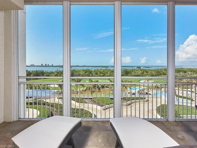 Views, views, views! Spend your winter relaxing on