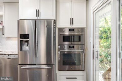 8227 Kay Ct, Annandale, VA 22003 - photo 6