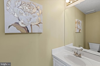 1406 Newport Spring Ct, Reston, VA 20194 - photo 7