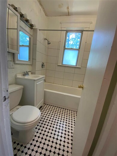 174 W 19th St unit 1F, Bayonne, NJ 07002 - photo 7