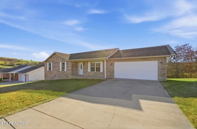 259 Altina Cir, New Tazewell, TN 37825 - photo 3