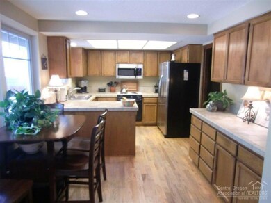 2302 NW Marken St, Bend, OR 97701 - photo 4